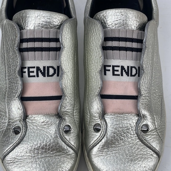 Fendi Silver Metallic Knit Logo
Sneakers Fendi EU sz 38 - Picture 4 of 16
